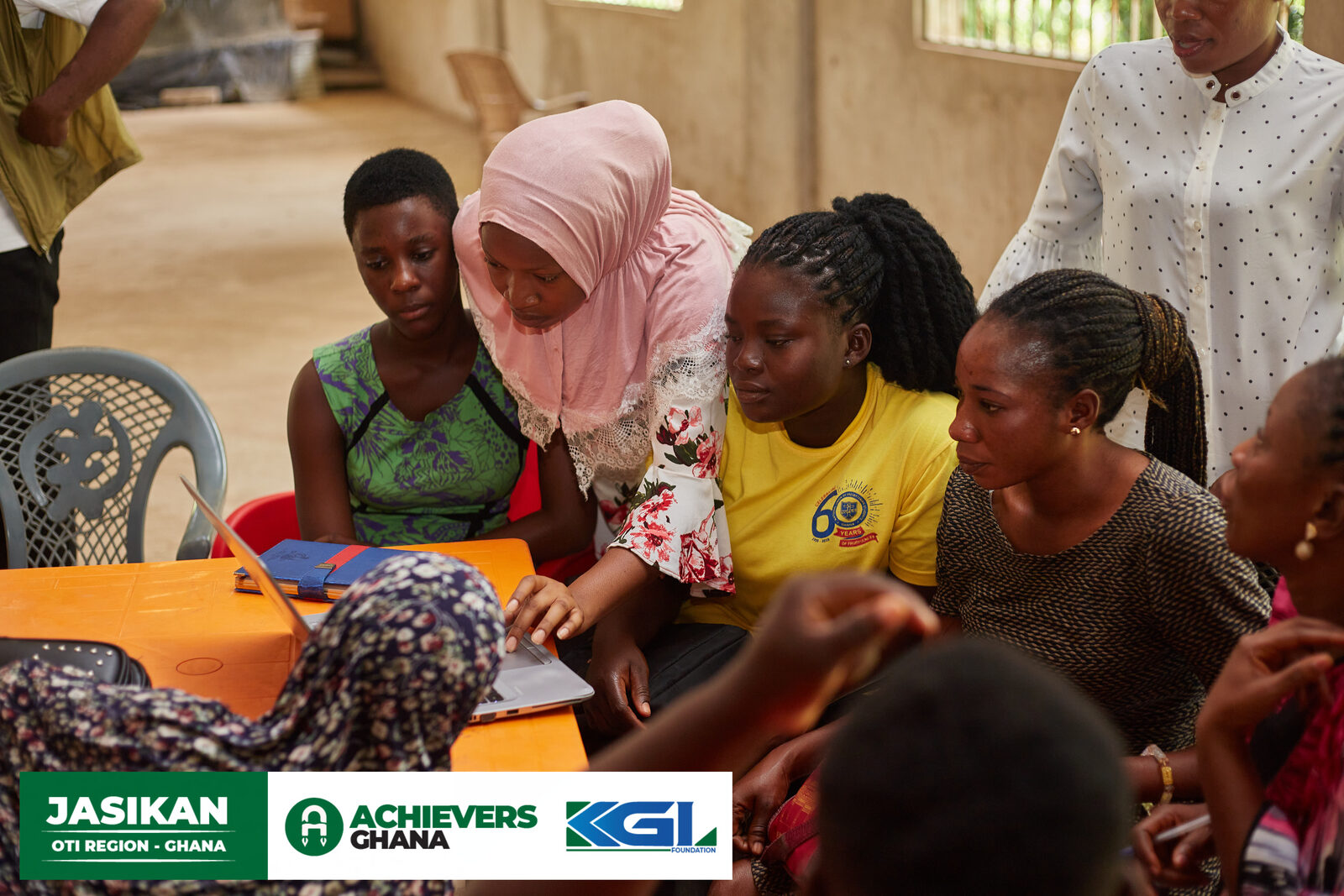 Achievers Ghana founder Amina leading a community discussion
